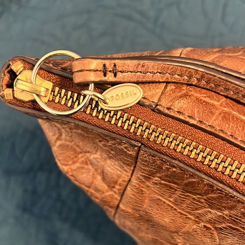 Fossil Felicity Brown Crocodile Tote - Picture 3 of 14